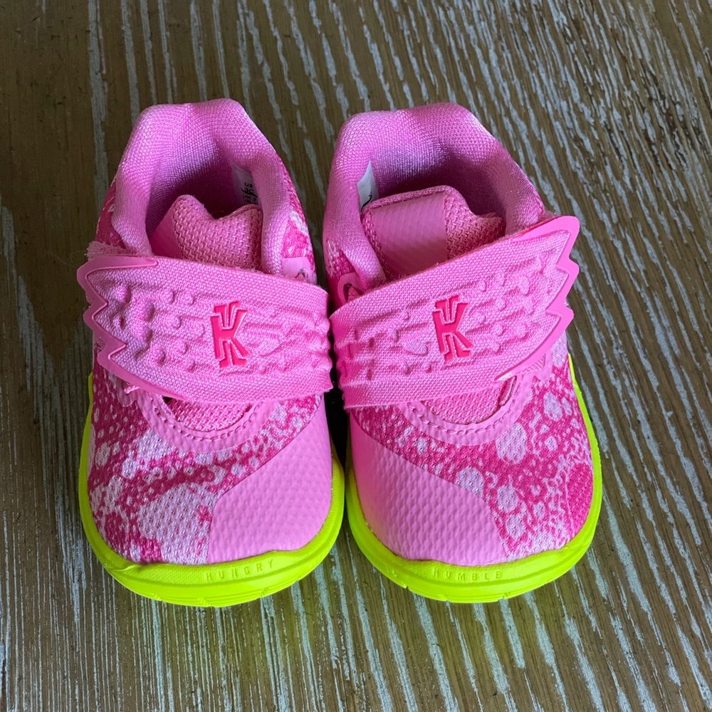 Nike Kyrie 5 Patrick Star Sneakers Size 3c